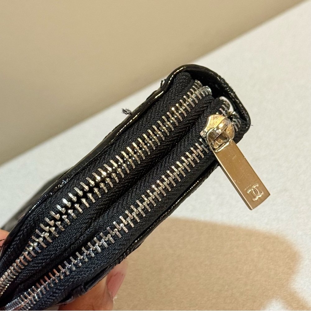 Black Patent Quilted‎ Wristlet - Picture 10 of 16